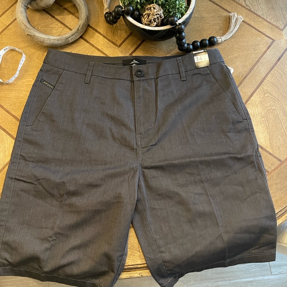Men’s Rip Curl shorts size 34 NWT grey